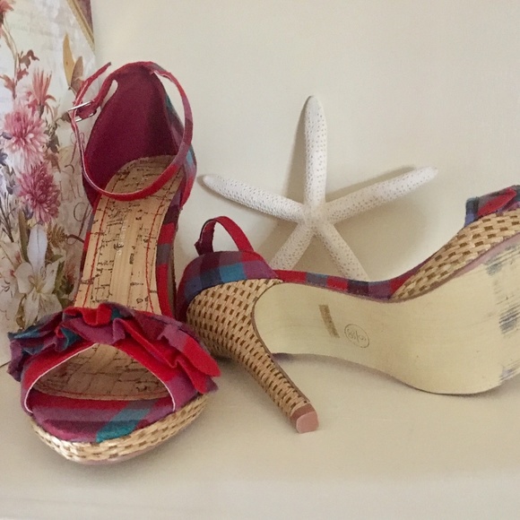 (*NEW*) CHARLOTTE RUSSE Symphony-28 Heels SIZE 6 - Picture 5 of 9